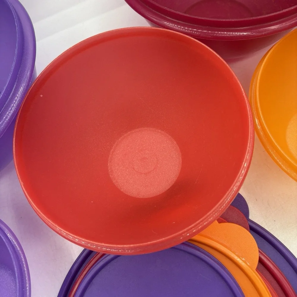 Tupperware Wonderlier Bowls w Seal Lids Nesting Modern Set of 5